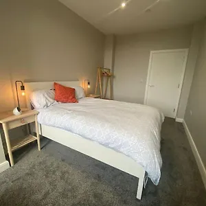  Holiday home Chic Mill Conversion Beside Piece Hall & Eureka! United Kingdom